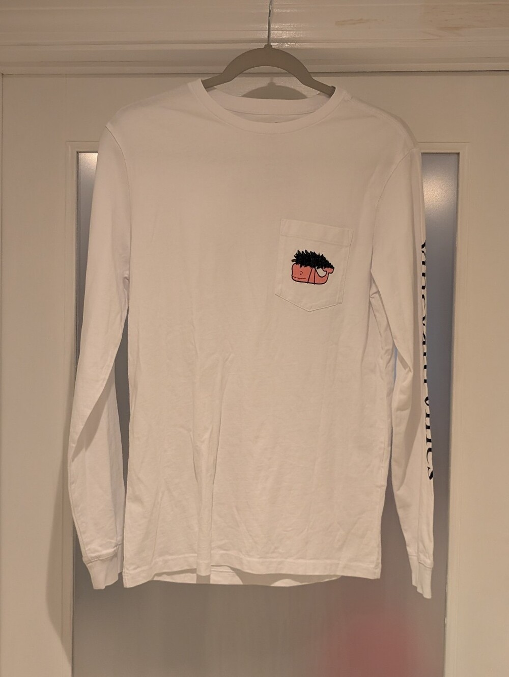 Vineyard Vines Long Sleeved White Shirt With Whale Holding Christmas Tree
